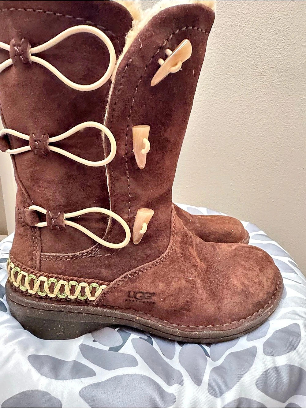 UGG Australia Brown Suede Toggle Boots US 6 (EU 37)